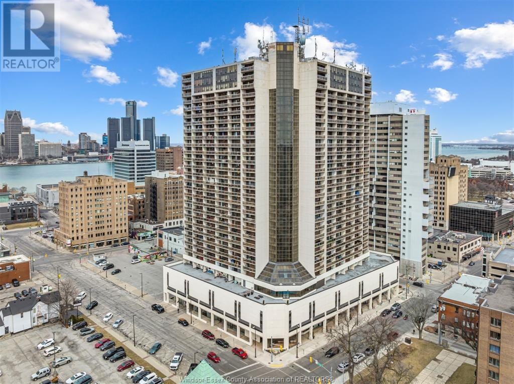Primary Photo - 150 Park Ave