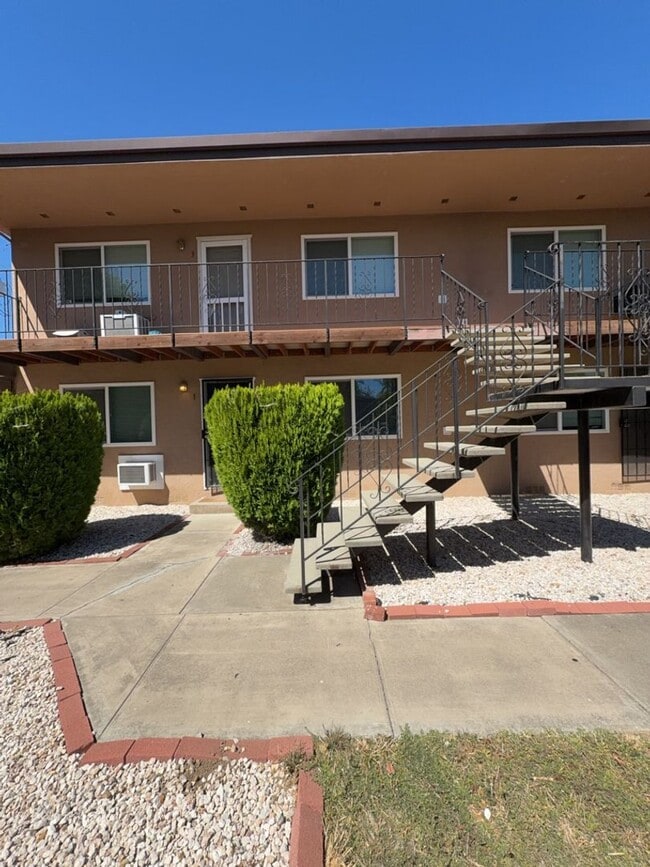 Building Photo - 209 Wright Ln