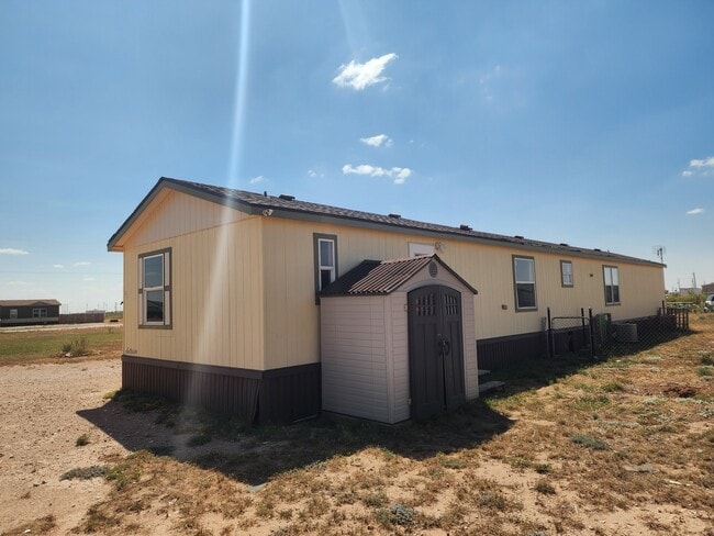 Foto del edificio - 7301 E County Road 62