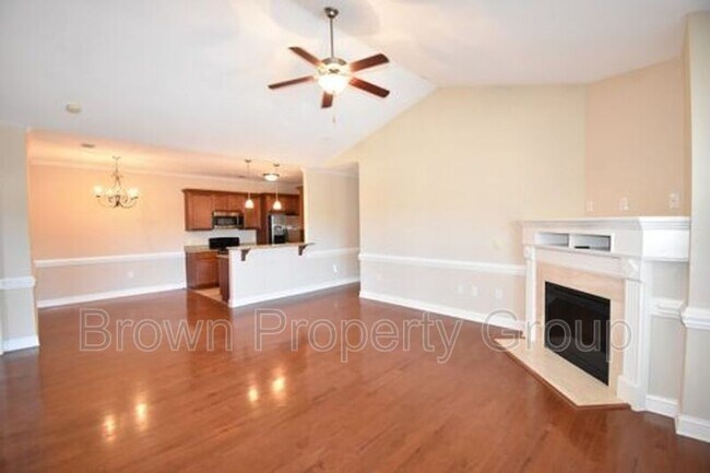 Foto del edificio - 1912 Harcourt Cir