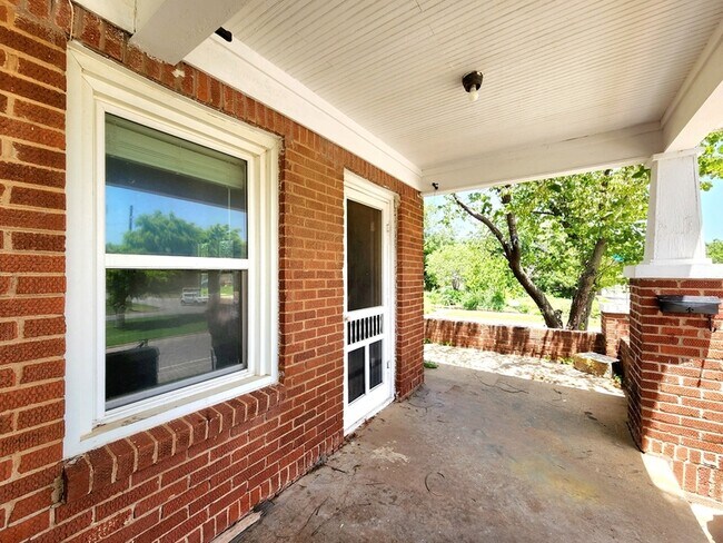 Foto del edificio - 3125 N Shartel Ave