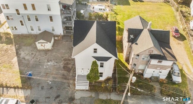 Building Photo - 228 Holly St