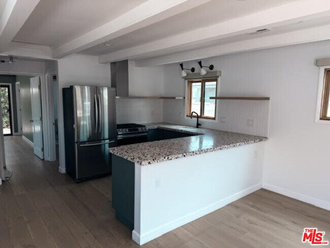 Foto del edificio - 3111 Glenhurst Ave