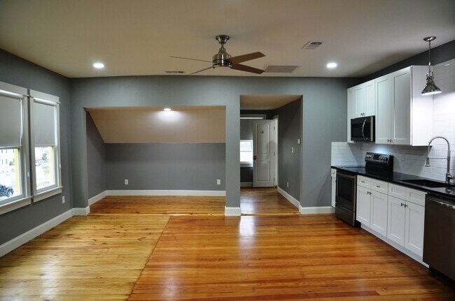 Building Photo - 1013 S Glasgow Dr