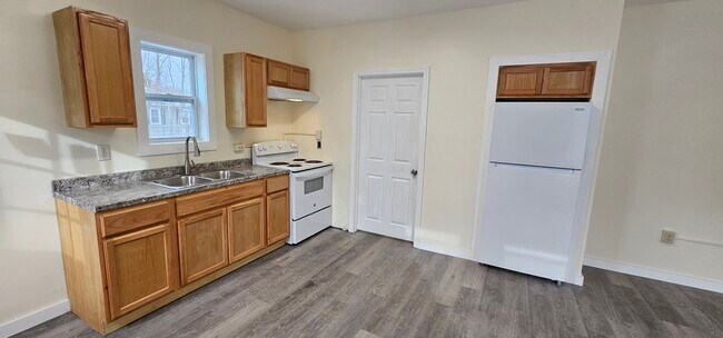 Building Photo - 11 Grand St