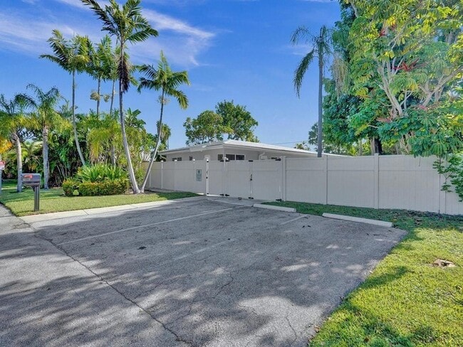 Building Photo - 4422 Sea Grape Dr