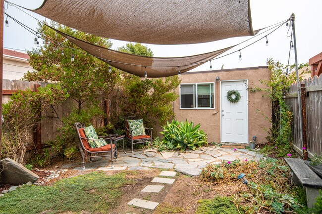 Building Photo - 4770 Bancroft St Studio B