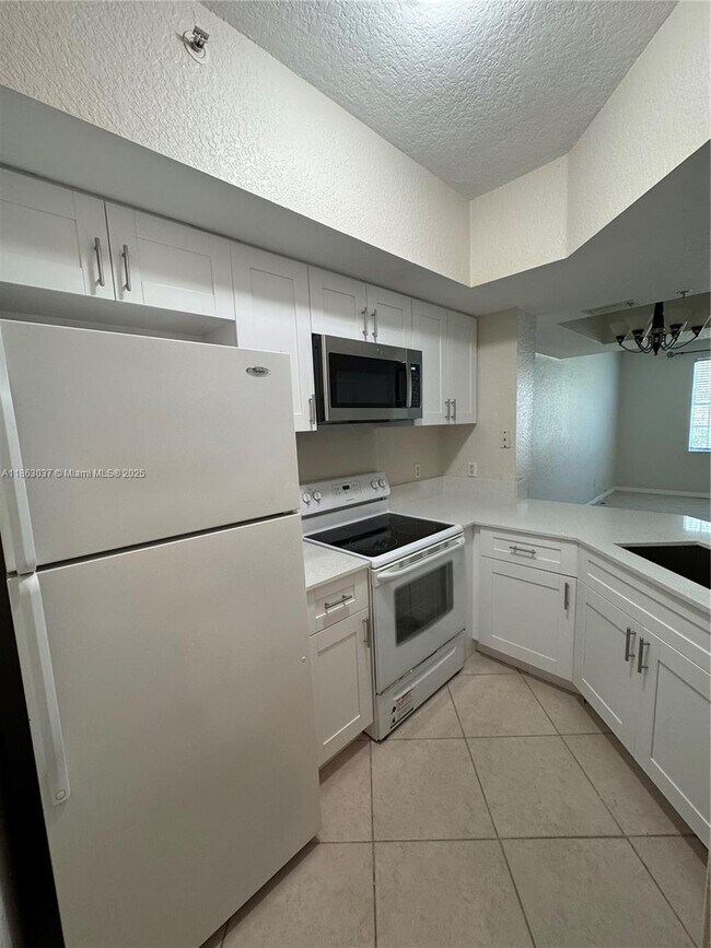 Building Photo - 775 SW 148th Ave