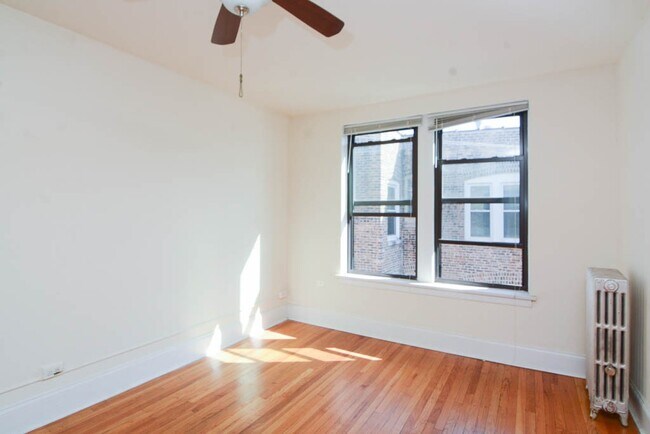Foto del edificio - 2737 N Spaulding Ave