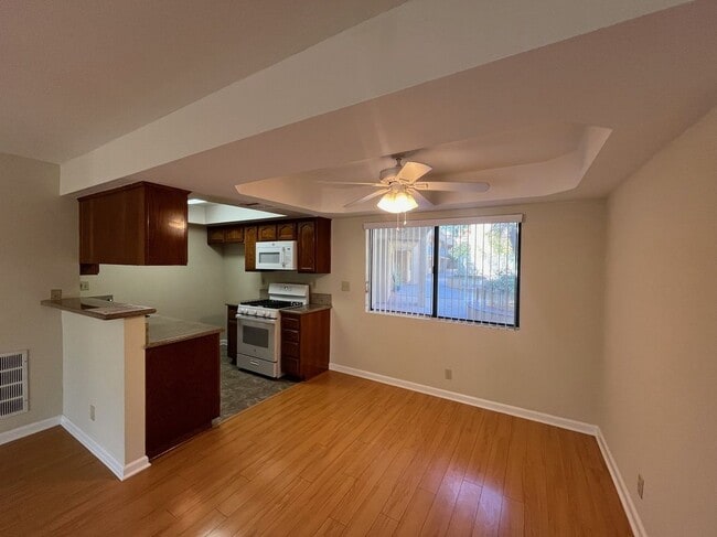 Foto del edificio - 430 S Niagara St