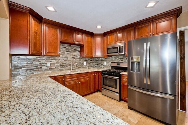 Foto del edificio - Spacious Rolando Home with Entertainer’s Backyard & Tons of Space!