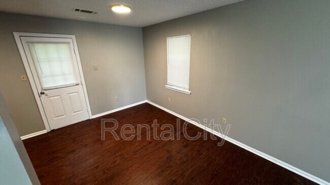 Building Photo - 172 Navy Dr