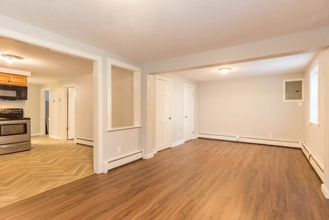 Building Photo - 86 10th St