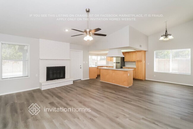 Foto del edificio - 6142 W Sunnyside Dr