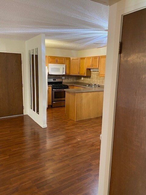 Foto del edificio - 5S100 Pebblewood Ln