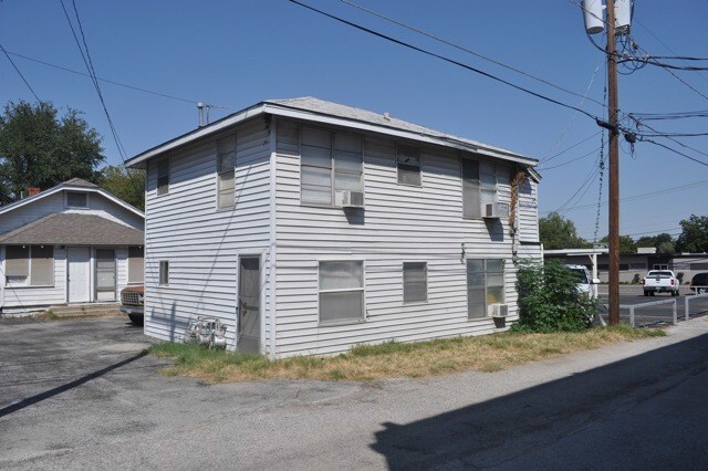 Building Photo - 3107 W 5th St