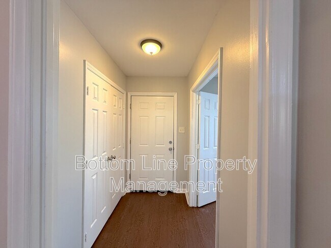 Foto del edificio - 7727 Ritter Dr