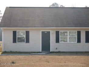 Building Photo - 586 Haws Run Rd
