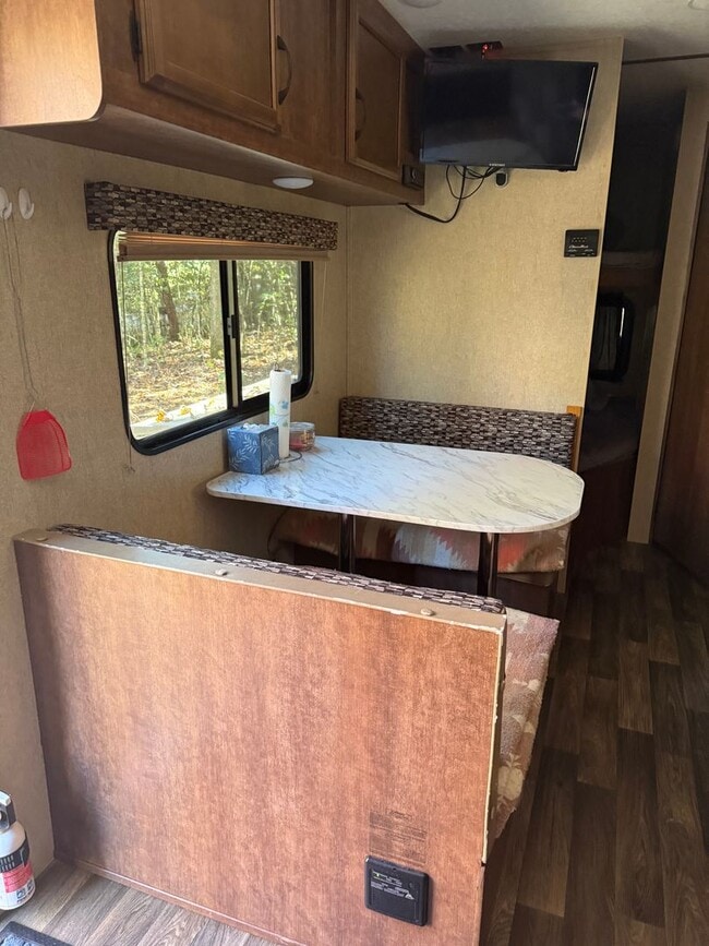 Photo - 30 Ft. new travel trailer in Quiet Park Like setting House