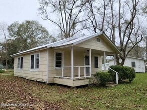 Building Photo - 105 Florida Ave