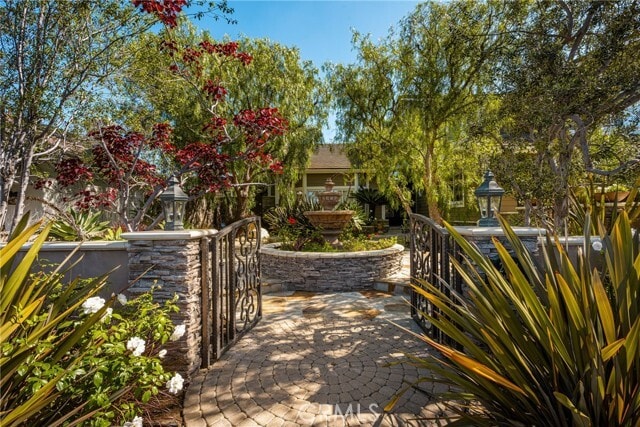 Building Photo - 2281 Orchard Dr