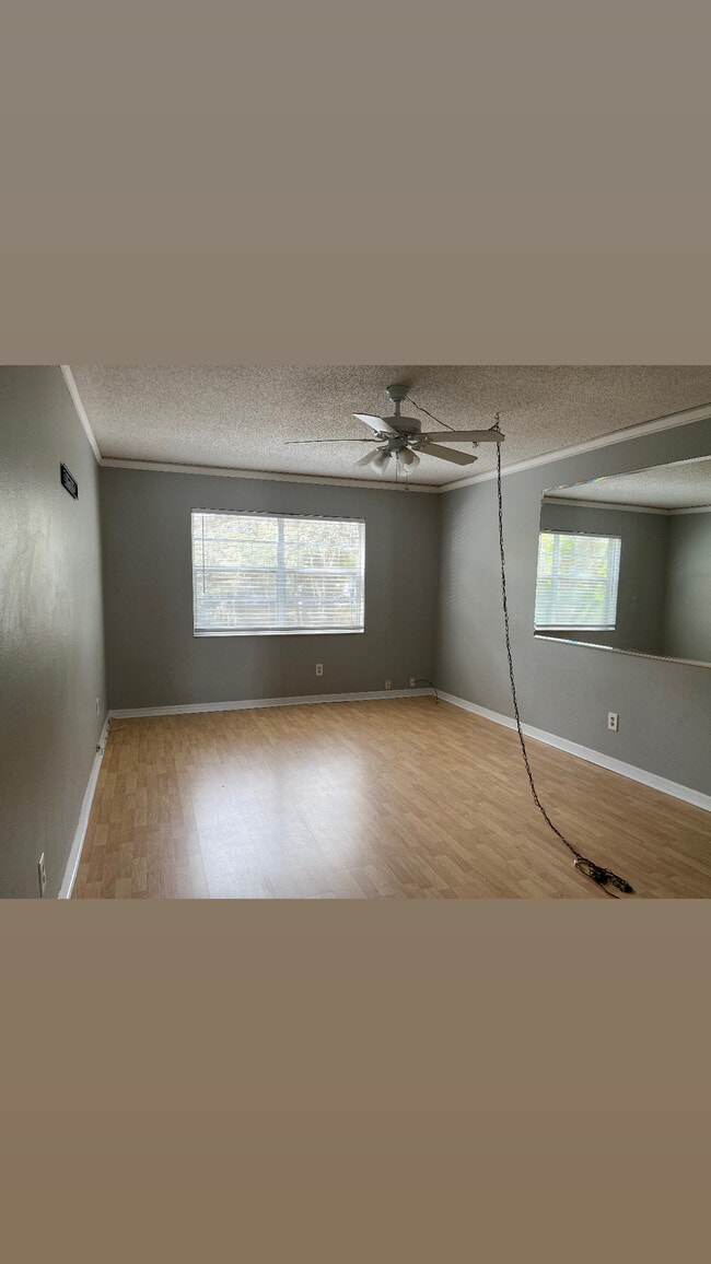 Building Photo - 7140 Waterside Dr