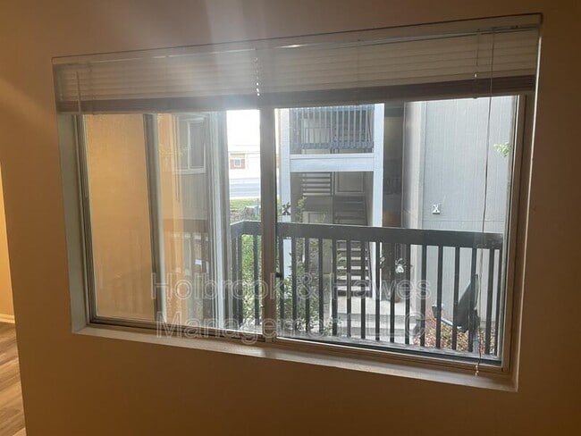 Foto del edificio - 4531 Boardwalk Dr