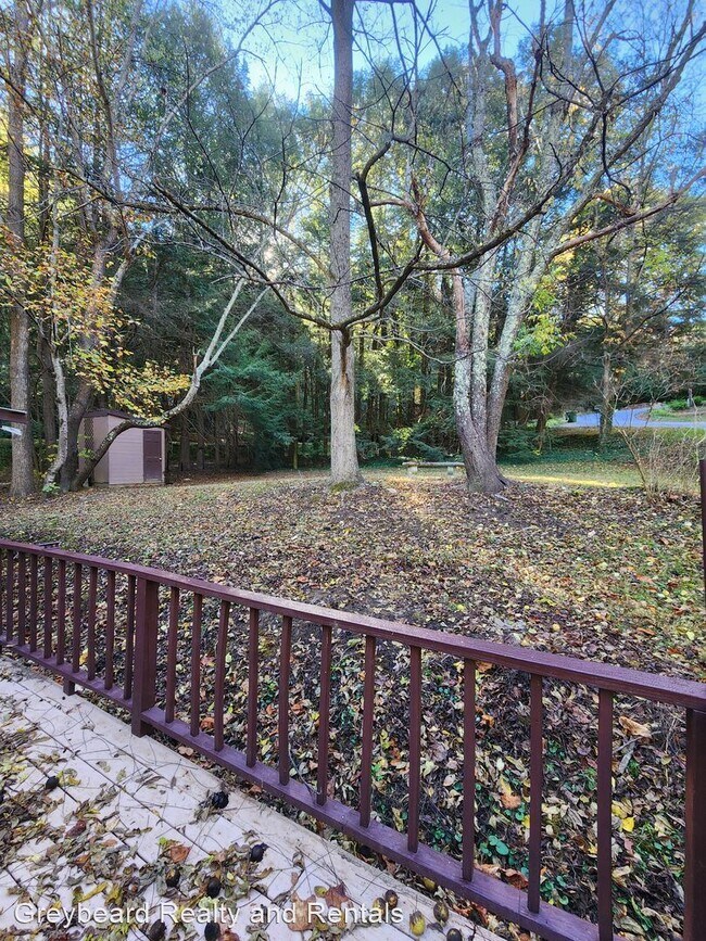 Building Photo - 2 br, 1 bath House - 6 Beaverdam Knoll Rd