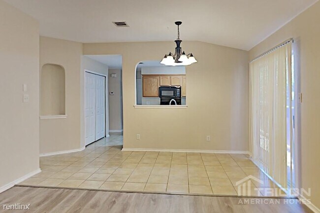 Building Photo - 1523 Hawkwolf Creek