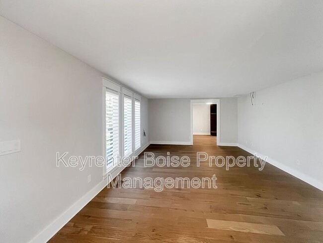 Foto del edificio - 10449 W Skycrest Dr