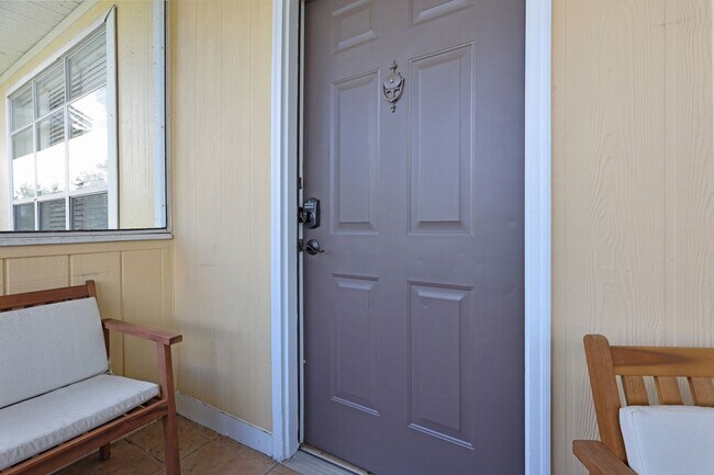 Building Photo - Bradenton 3BR/2BA – Newly Remodeled, 3rd F...