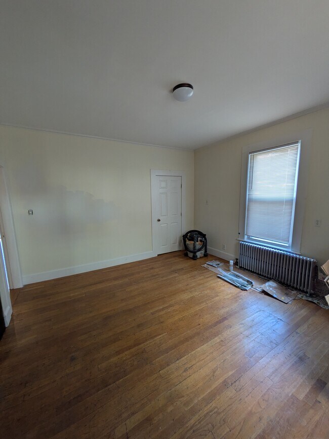 Building Photo - 22 Eastburn St