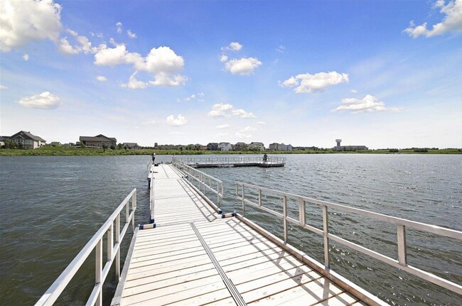 Foto del edificio - 15615 Dunberry Way