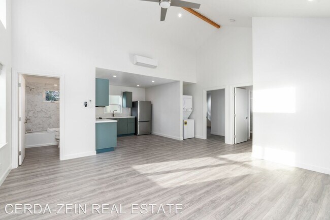 Building Photo - 2069 San Antonio Ave