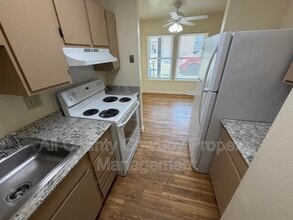 Building Photo - 140 S Cribbon Ave