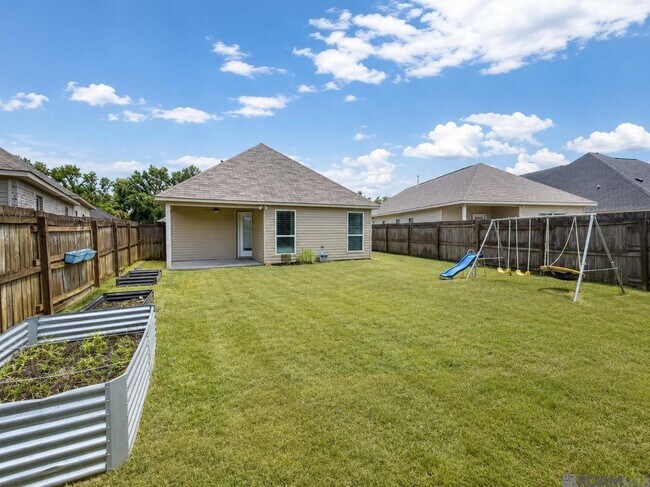 Foto del edificio - 15484 Oakstone Dr