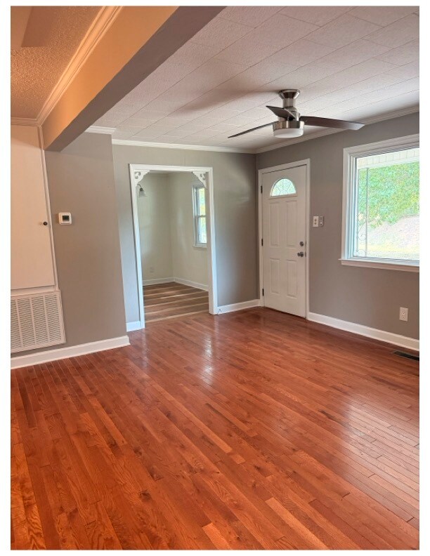 Foto del edificio - 607 E Elm St