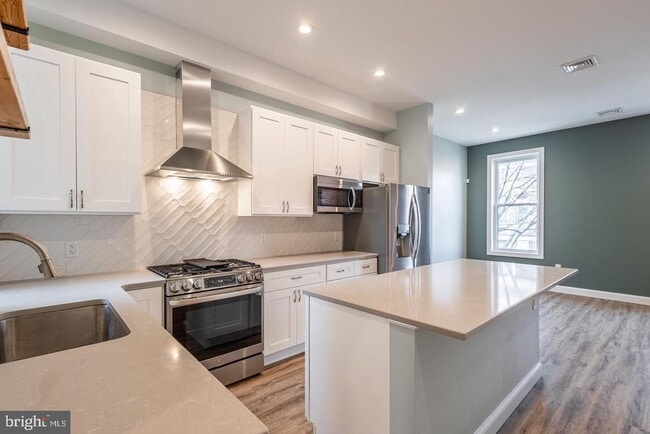 Foto del edificio - 3030 W Girard Ave