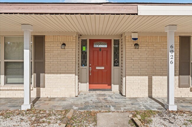 Foto del edificio - 6026 McKnight St