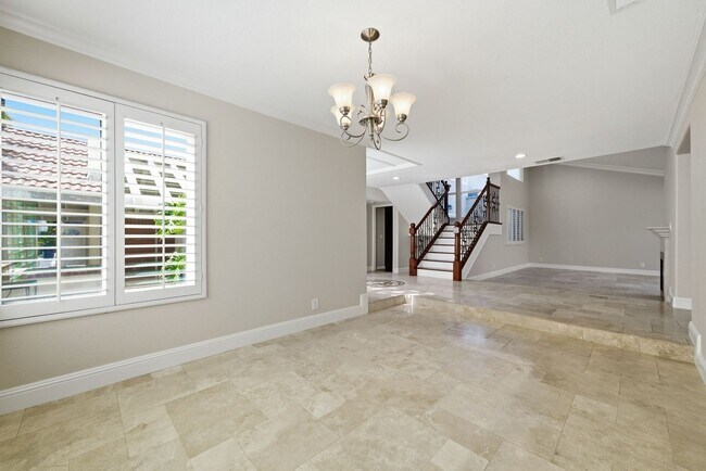 Foto del edificio - Beautifully Updated 5 Bedroom Woodbridge Home with Pool and much more!