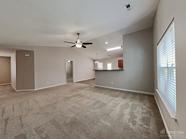 Foto del edificio - 630 Stillgreen Ln