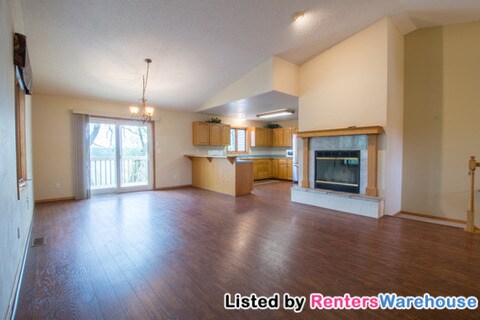 Foto principal - 2221 Rosewood Ln SE