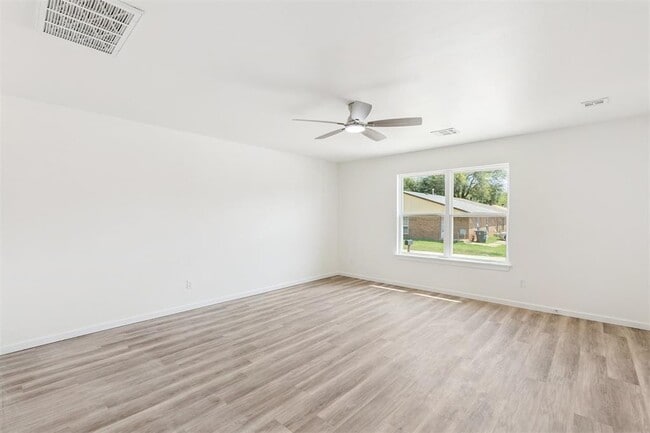 Foto del edificio - 8787 St George Way
