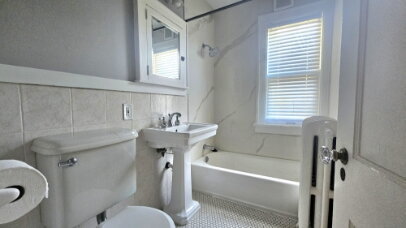 Foto del edificio - Beautiful 2-Bed 1 bath Haven on Fairmount Avenue – Spacious 1240 Sq Ft in Saint Paul 10/1 2026