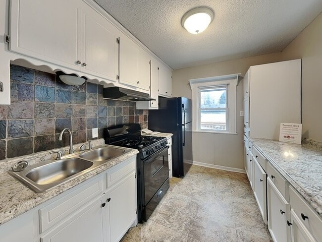 Building Photo - 3601 N Thomas Ave