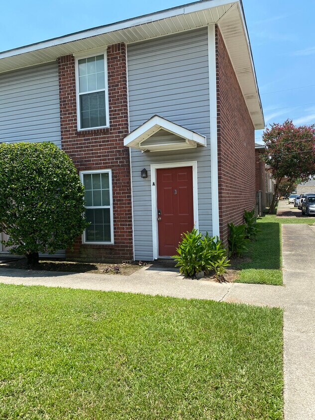 Front entrance - 1680 Brightside Dr
