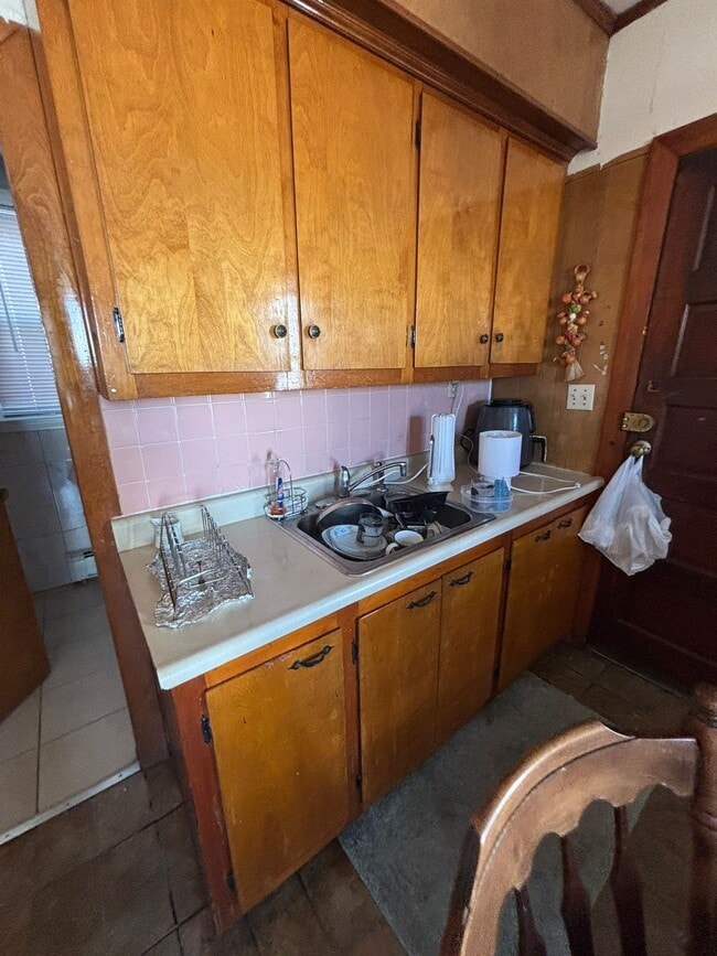 Foto del edificio - 121 Bennington St