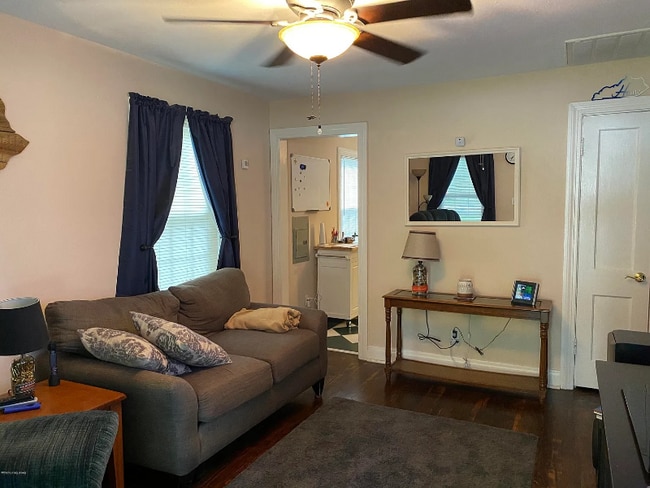 Photo - 5013 New Cut Rd House