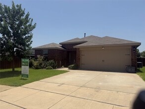 Building Photo - 3006 Pitchfork Wy