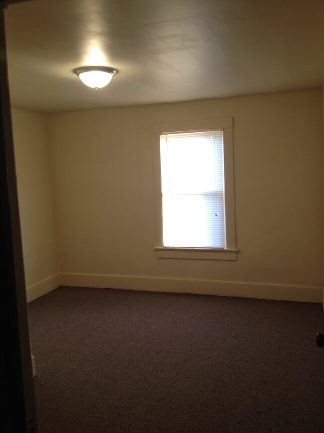 Building Photo - 27 E Kerr St